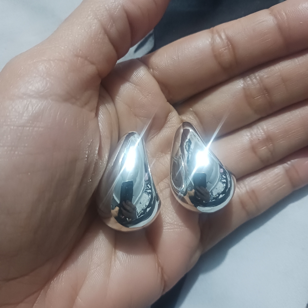 Women Fashion Silver Drop Stud Mid Earrings - Picture 2 of 8